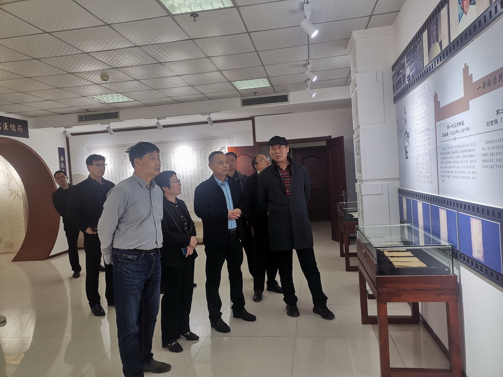 中國中醫(yī)藥雜志社、信息學(xué)會領(lǐng)導(dǎo)蒞臨孔府制藥考察指導(dǎo)